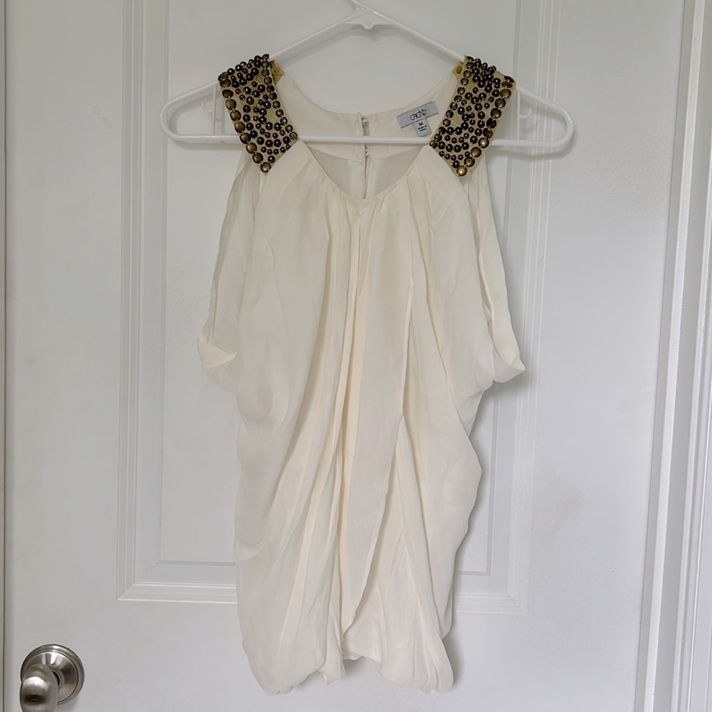 Caché | women’s size medium Vintage 90s 100% Silk Top bronze studded Cleopatra